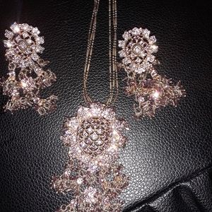 Necklace and earring